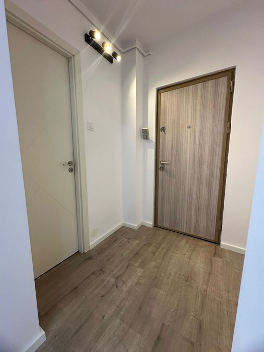 Vand apartament cu 3 camere