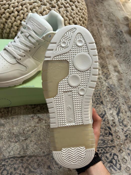 Off White ‘Out of office’ Triple White / Premium / 2025