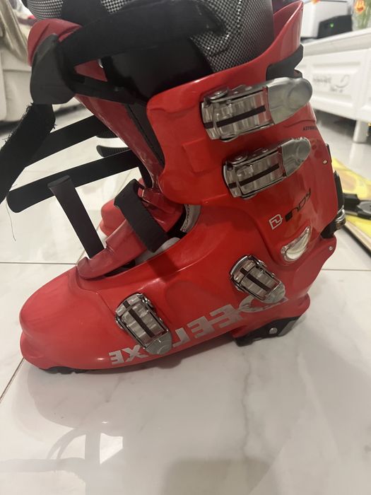 Placǎ snowboard de vitezǎ F2 RS + Clǎpari Deeluxe şi prinderi