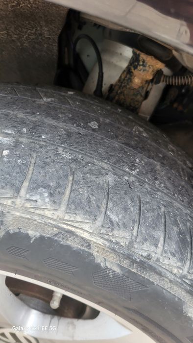 Продам диски с шинами туарег