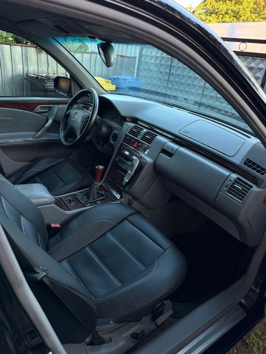 Vand Mercedes e200.