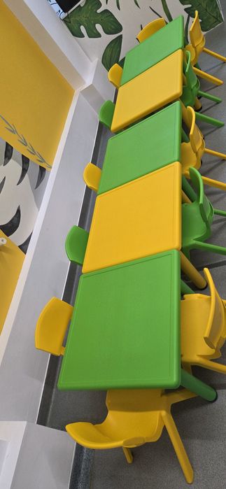 Set masa + 4 scaune copii (7 seturi disponibile)