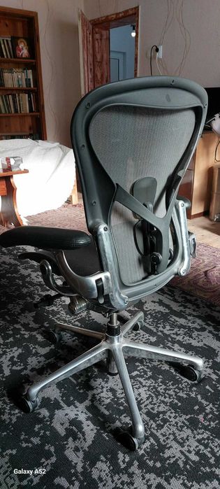Herman Miller Aeron REMASTERED Graphite