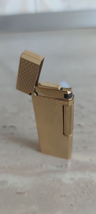 Bricheta Saffa aurie ca noua