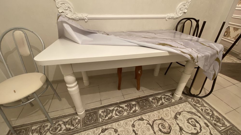 Кухонный стол