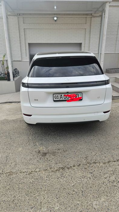 Автомобиль ЛИ 7 ультра