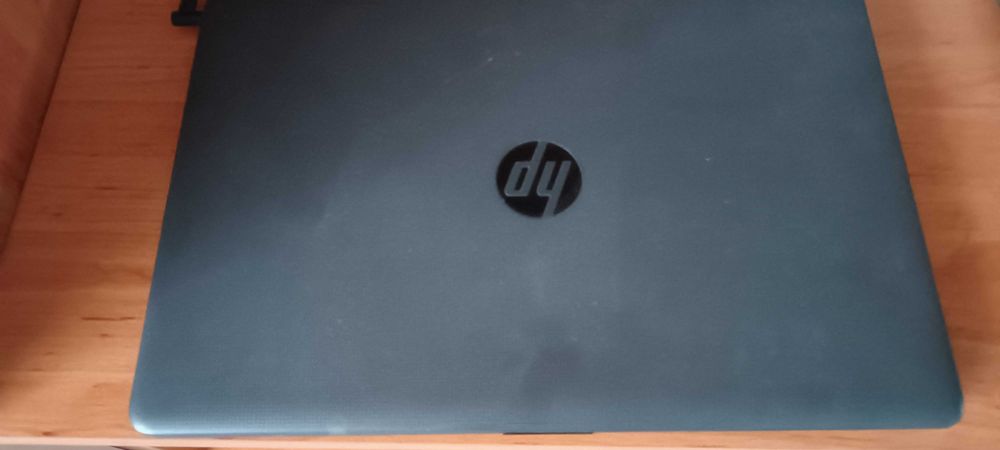 Продавам компютър HP