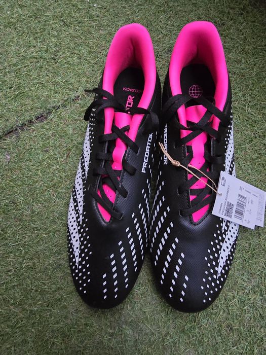 Футболни бутонки Adidas Predator Accuracy.4 FxG