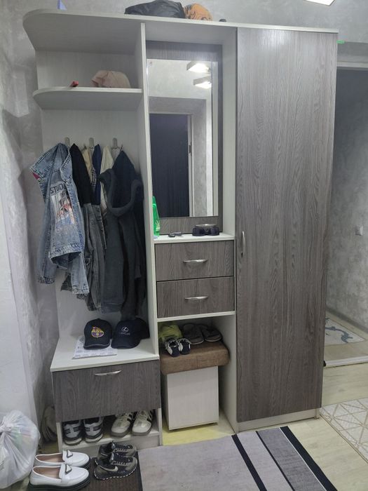 Продам шкаф в прихожую