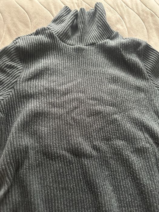 Тъмно сива плетена рокля за бременни