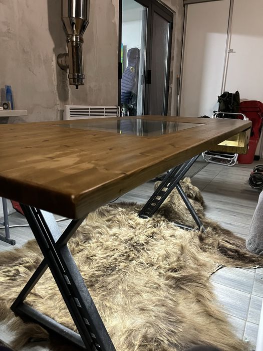 Авторский стол с встроенным грилем