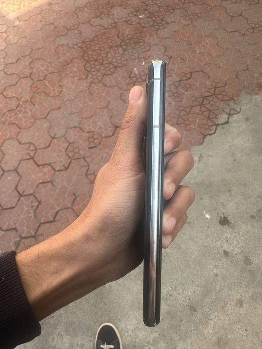 Samsung S21Ultra Silver 256GB 5G sotiladi Holati ideal qotmidi