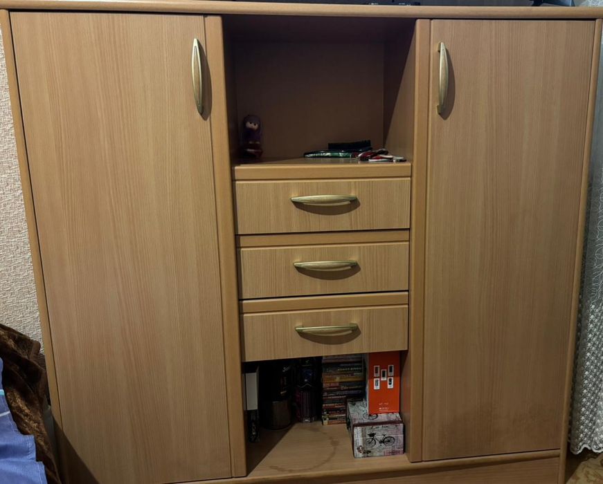 Продам срочно мебель