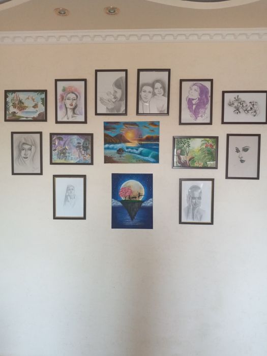 Продаются картины +подарок