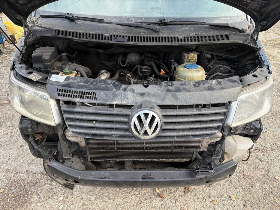 Dezmembrez Volkswagen TRANSPORTER T5 CARAVELLE 2.5 TDI 131 cp AXD 2008