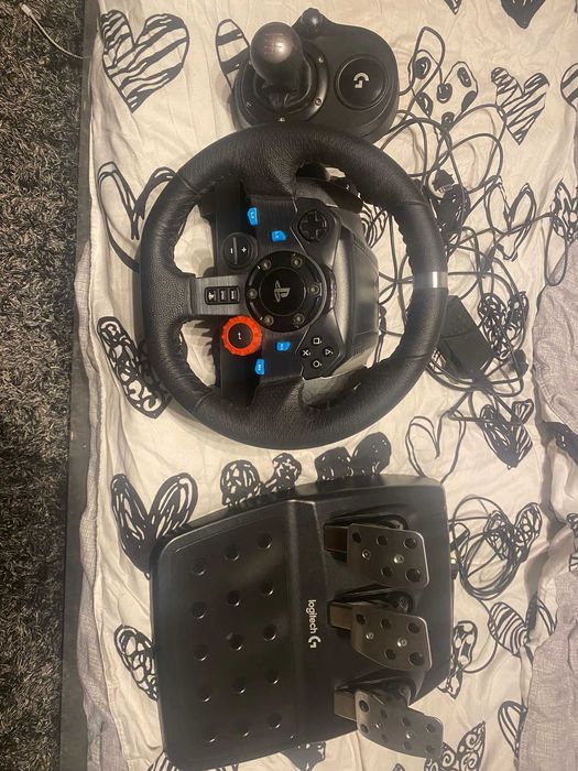 Logitech G29 cu schimbator și pedale – PS4/PS5/PC