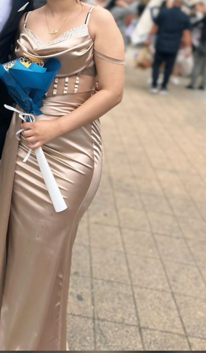 Официална рокля,носена веднъж