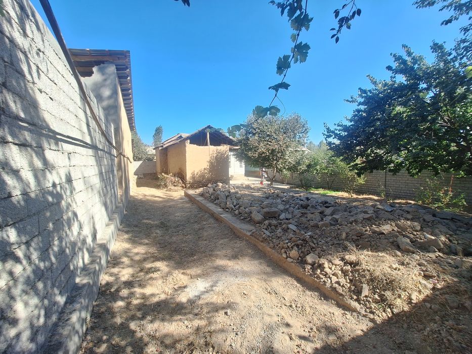 Hovli sotiladi. 4.7 sotix yuqori chirchiq tumani