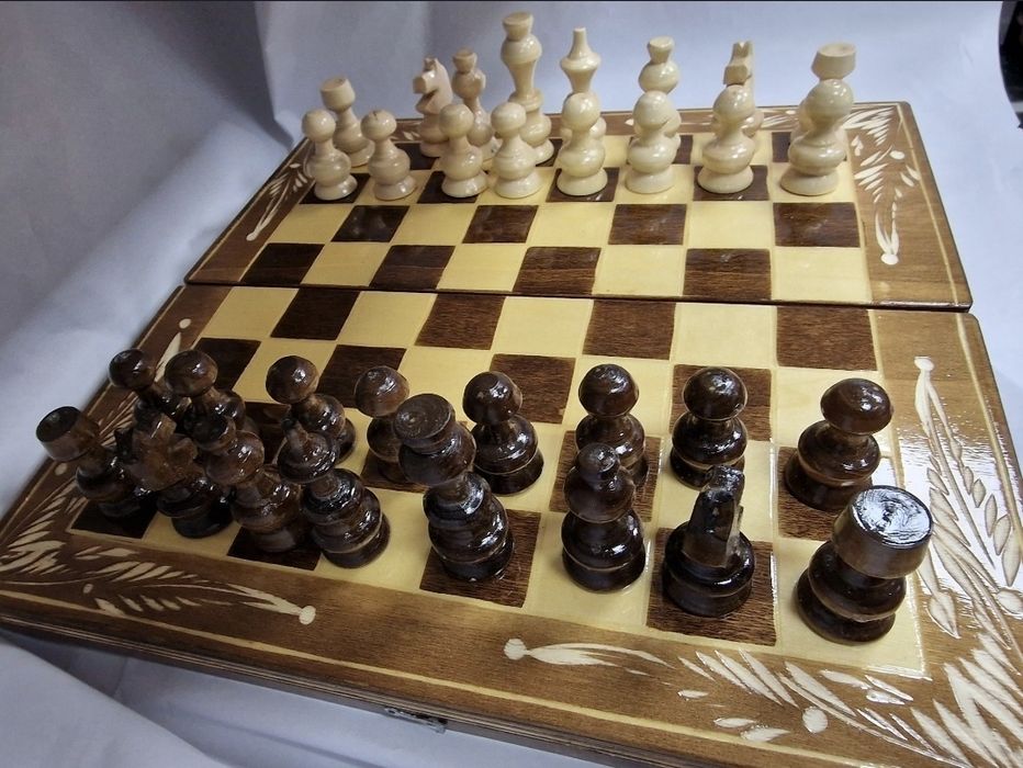 Sah, table din lemn prelucrat manual 32,5cm x 32,5cm, PRODUS NOU !