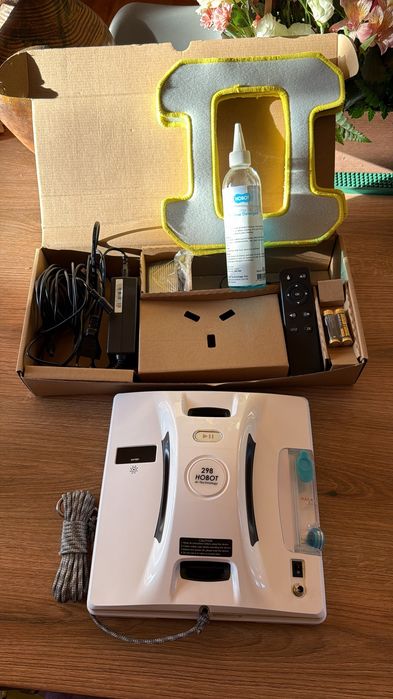 Robot curățare geamuri HOBOT 298