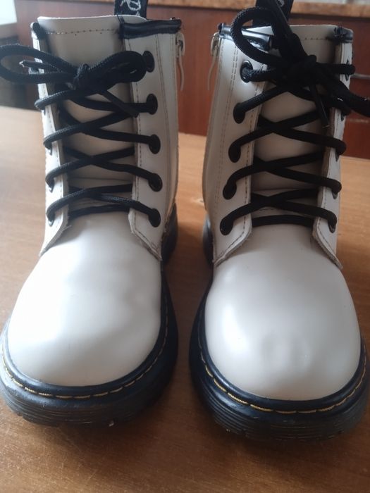 Продам обувь на девочку