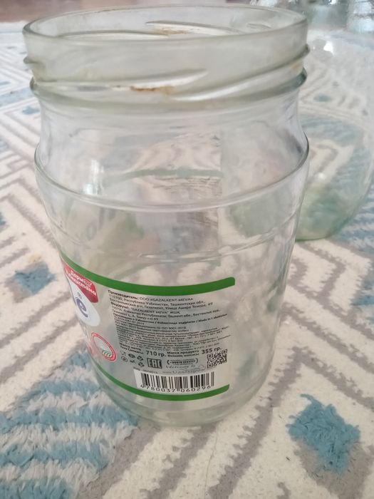 Банки  литровые.