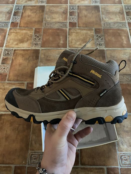 Pantofi MEINDL Goretex, mărimea 40