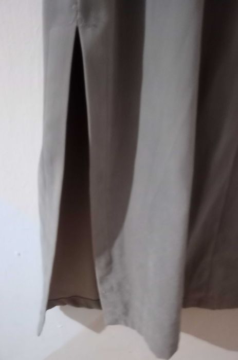 Рокля галантна в сив цвят