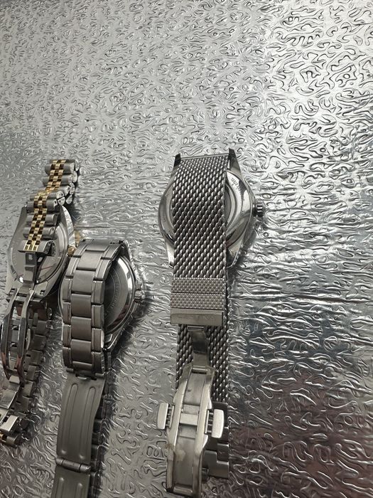 Продам брендовые часы почти новые