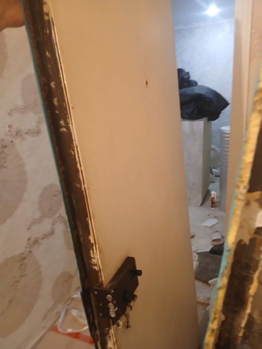 Продаётся наружная дверь