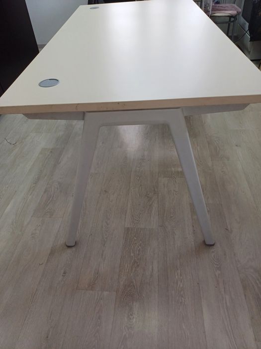 Стол офисный,  можно для дома