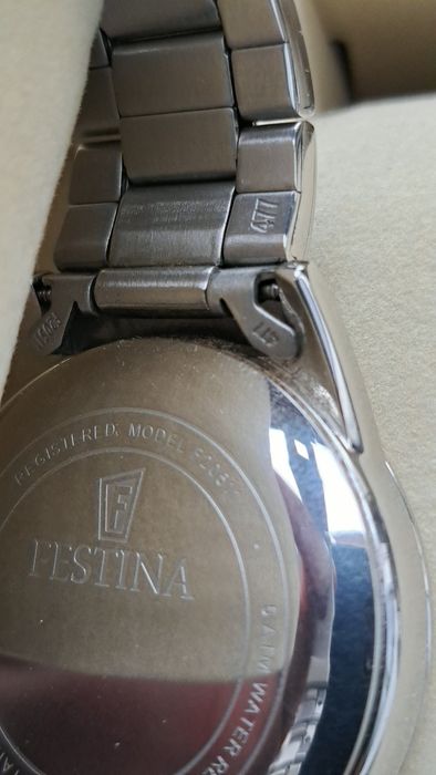 Ceas barbatesc  Festina