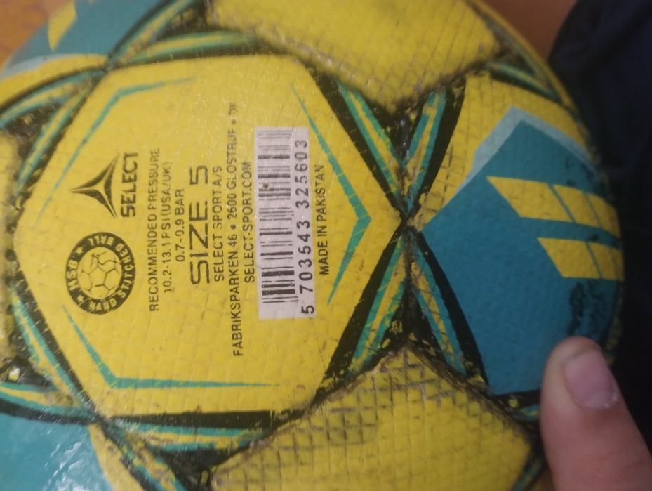 Vând minge select prețul e negociabil