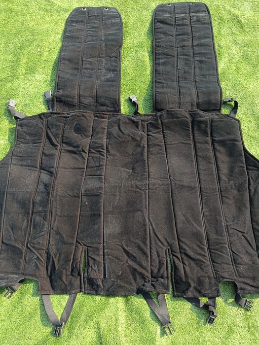 Авто чехлы в хорошем состоянии.