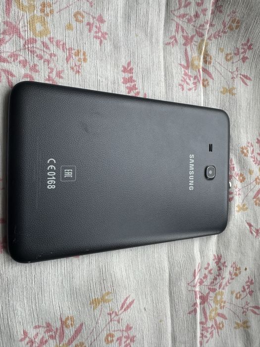 Продаю планшет самсунг.