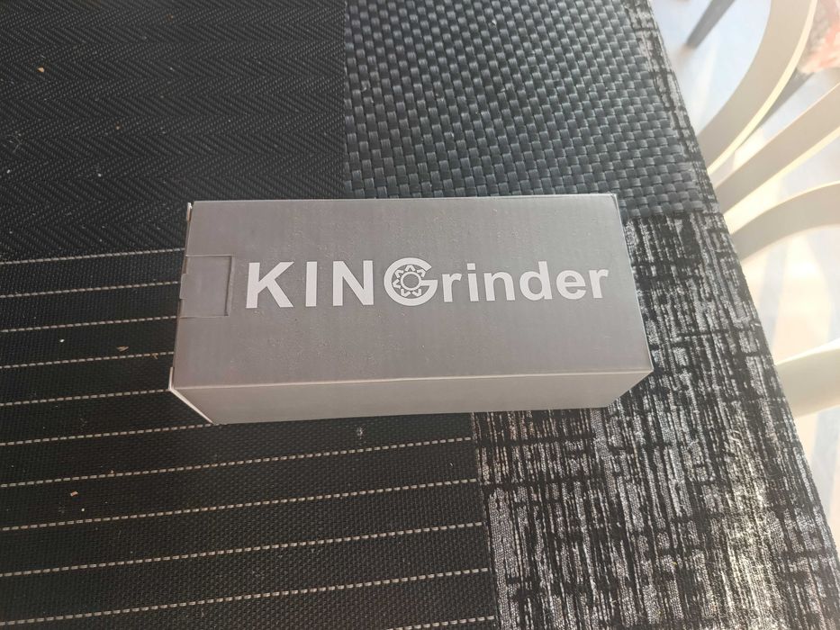 Продавам ръчна кафемелачка Kingrinder P0