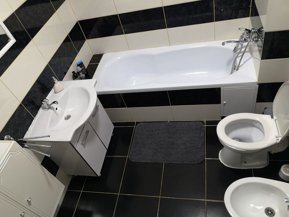 Închiriez apartament 3 camere ARED UTA