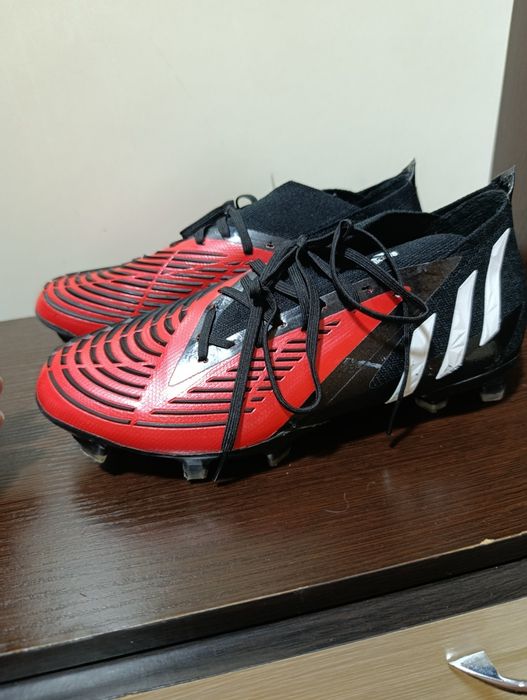 Бутсы футбольные размер 40 в отличном состоянии