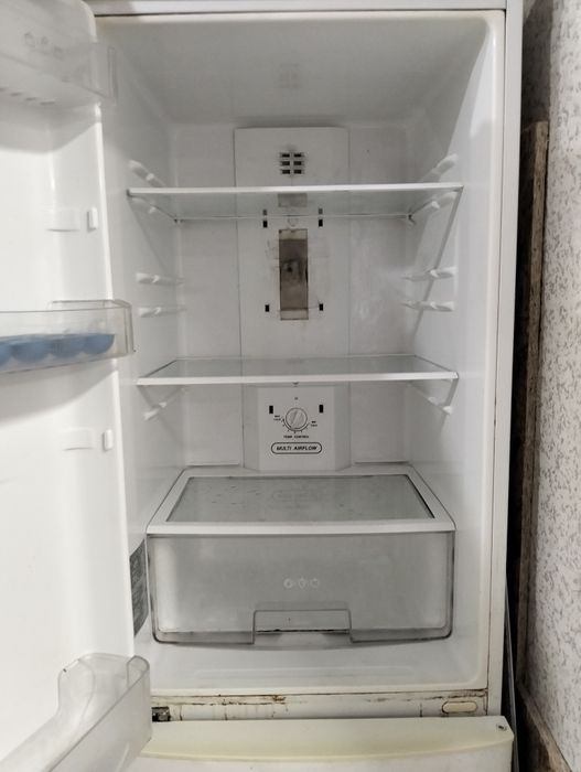 Срочно продам холодильник LG