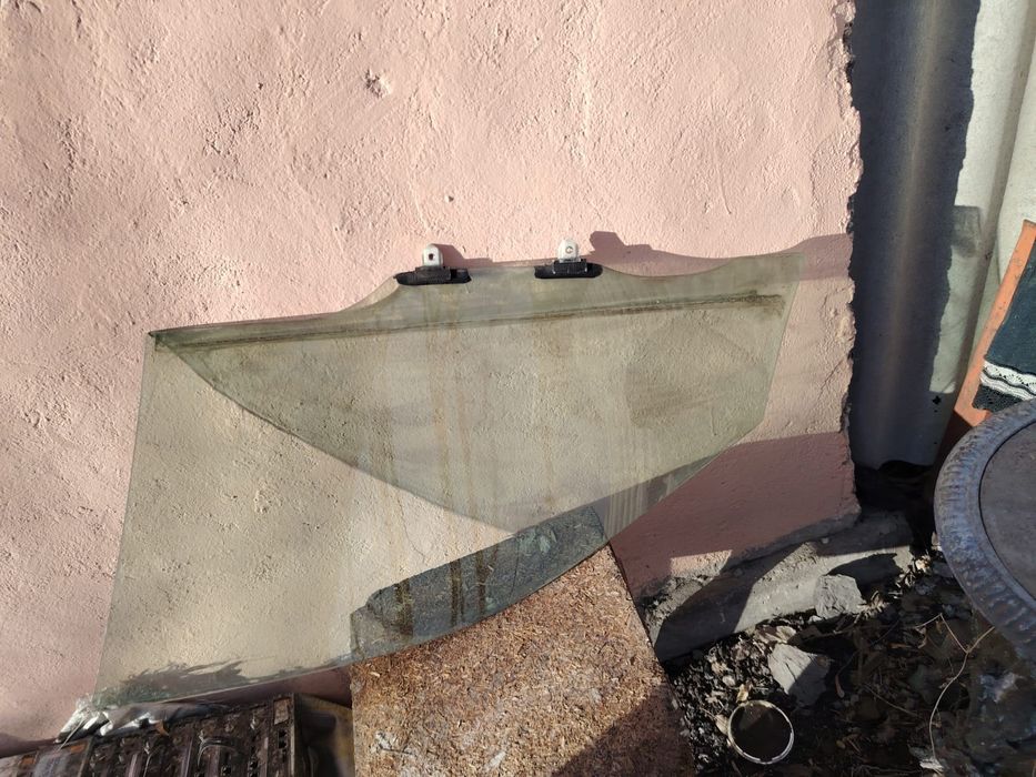 Гур Карина Е, стекла машинный дверные