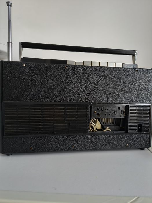 Винтидж радио Grundig Satellit 1000