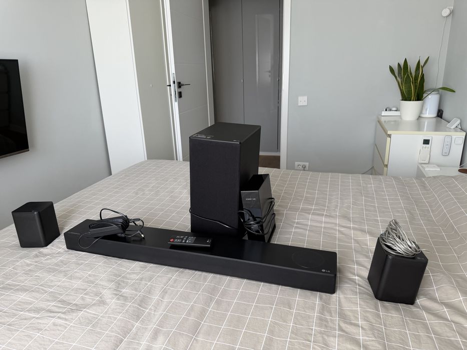 LG SN7Y + sateliți SPK8-S, Dolby Atmos, DTS:X, separat sau împreună