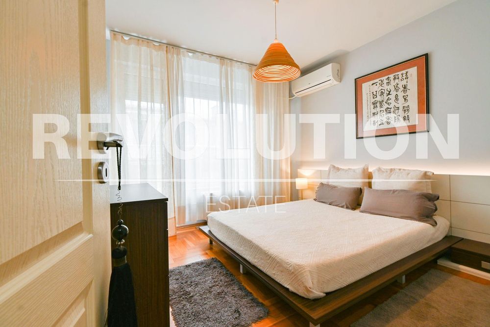 Дава се под наем Тристаен апартамент в София, Център - 125 кв.м за 1196.97 € - Снимка #6