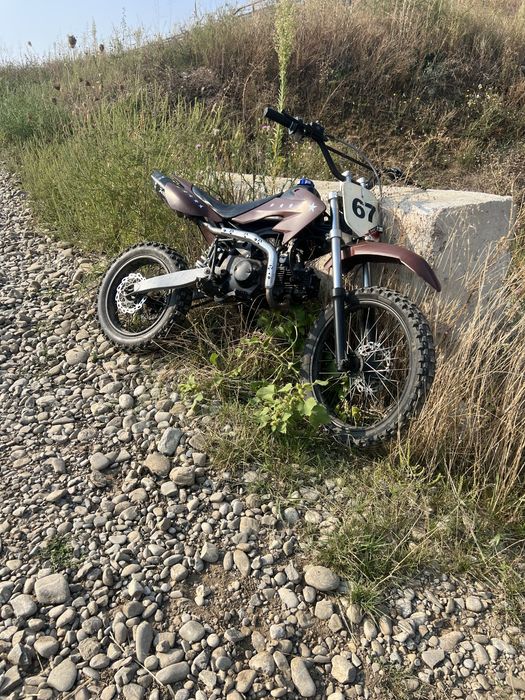 Vand cross 125cc sau dezmembrez