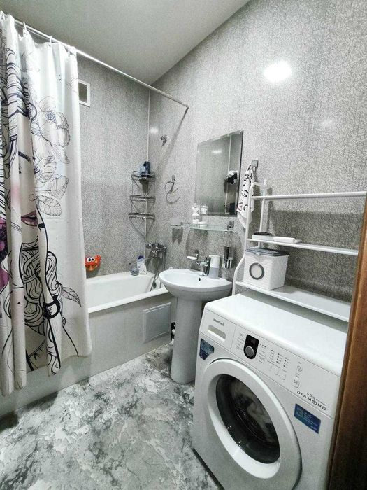 Продается квартира.Юнусабад 18 
Клиника Ихлос 
3/5/9.Ипотека есть