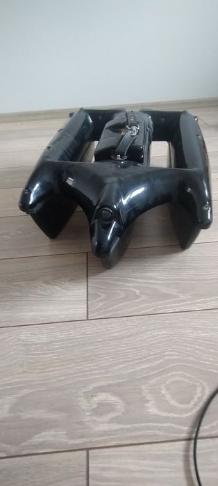 Корпус за лодка за захранка -катамаран