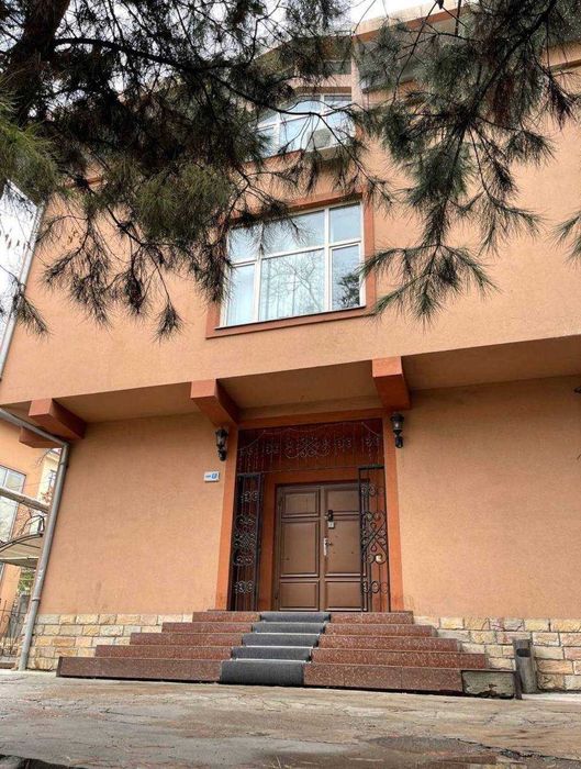 Сдается на Ц1 помещение под офис 115 м2 (цоколь)