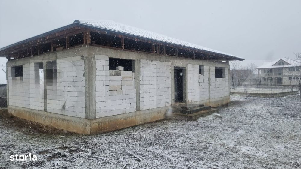 Casa la rosu si teren, 143 mp, zona Exterior Vest