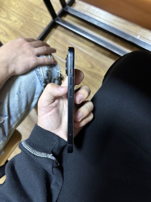 vand iphone 15 simplu