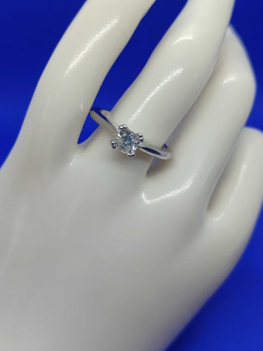 Годежен пръстен с диамант 0.61ct